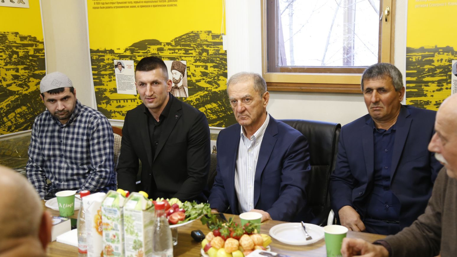 В Представительстве Республики Дагестан в Ставропольском крае от имени Главы Дагестана С.А. Меликова проведён общественный ифтар
